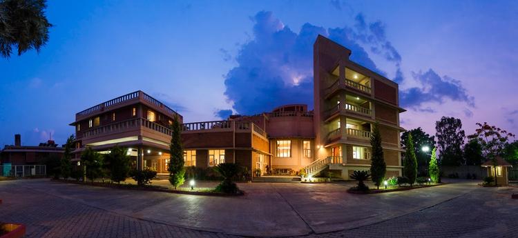 Saiacs CEO Centre gallery image