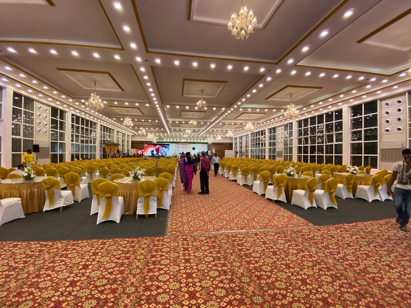 Tripura Vasini White Petals - Main view