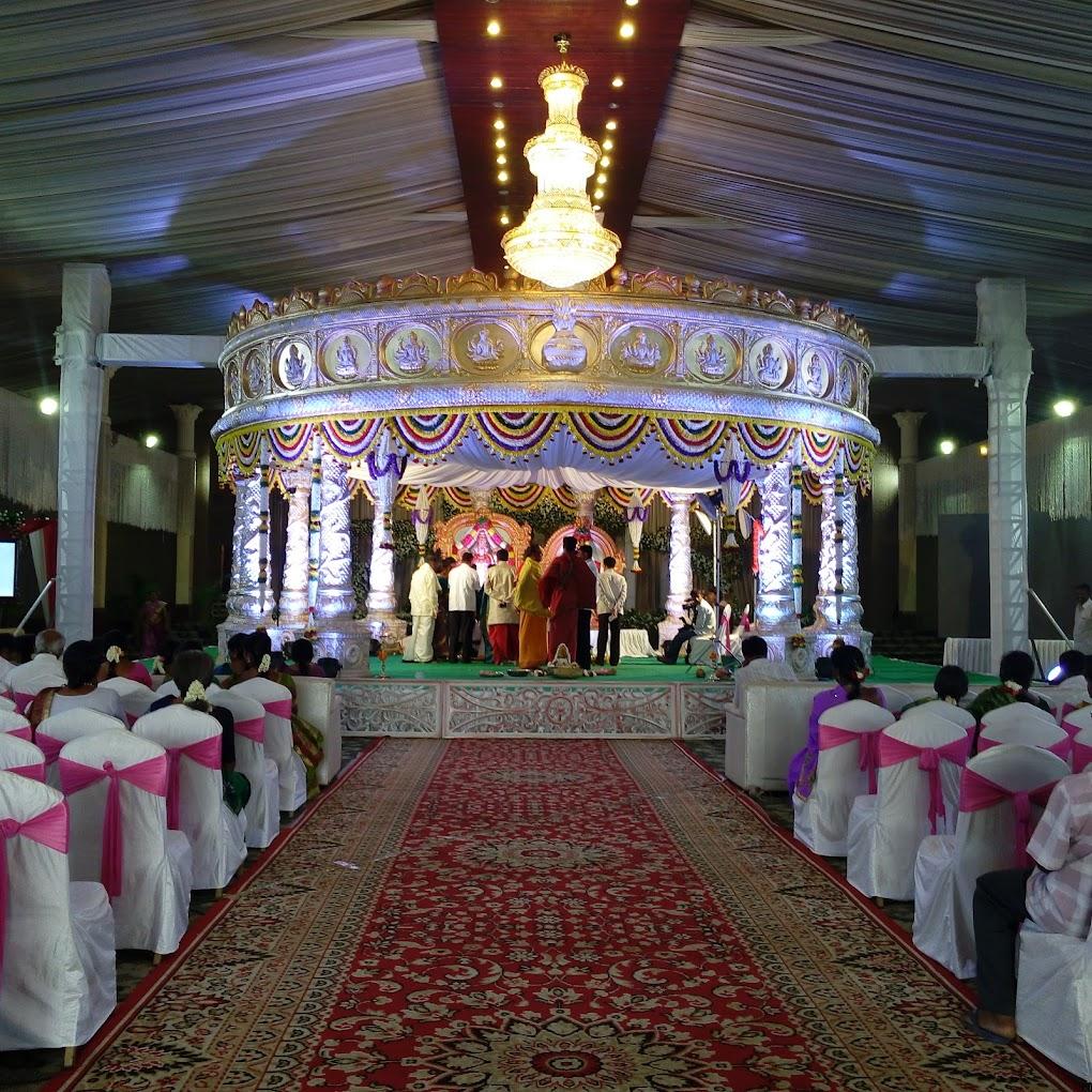 Tripura Vasini White Petals - View 3
