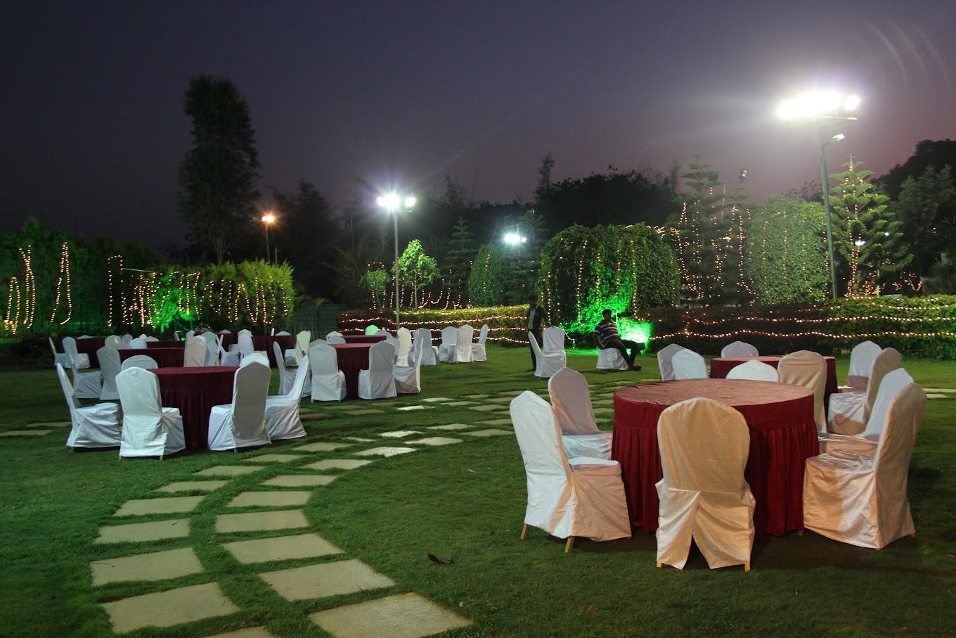Tripura Vasini White Petals - View 5