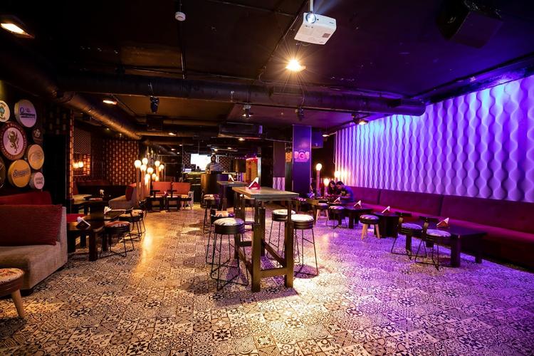 Glassy Lounge Bar gallery image