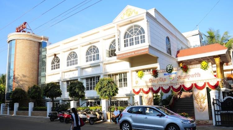 Smt Chikkamma Ramaiah Kalyana Mantapa gallery image