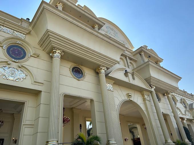 The Vintage Palace - Main view
