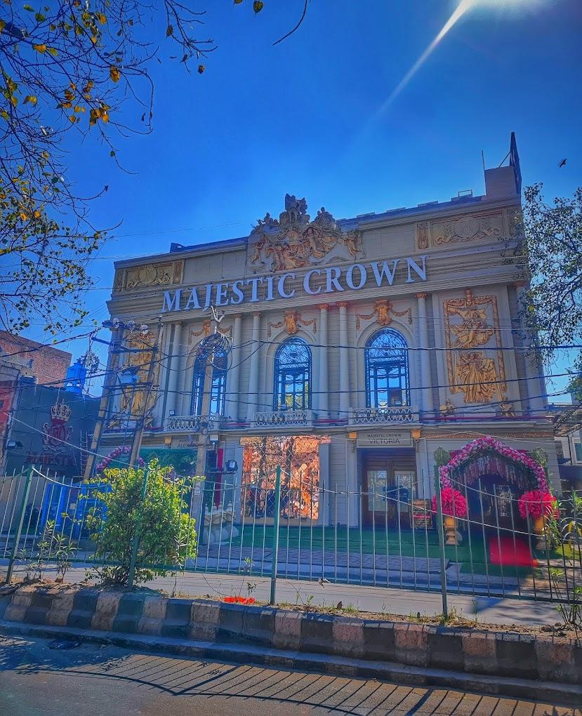 Majestic Crown - Main view
