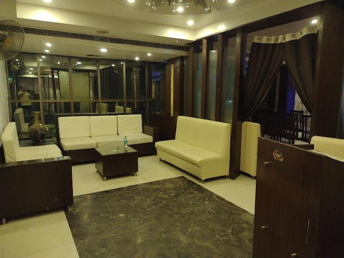 Kholanis hall gallery image