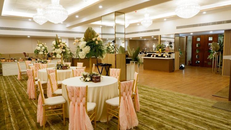 Elegant Banquets Juhu gallery image