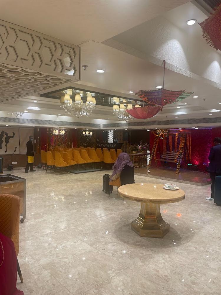 Hotel Surya Grand gallery image