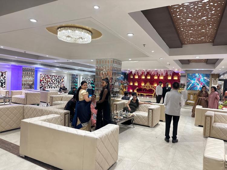 Hotel Surya Grand gallery image