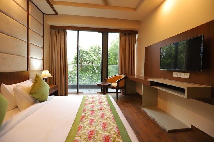 IP Royal Hotel gallery image