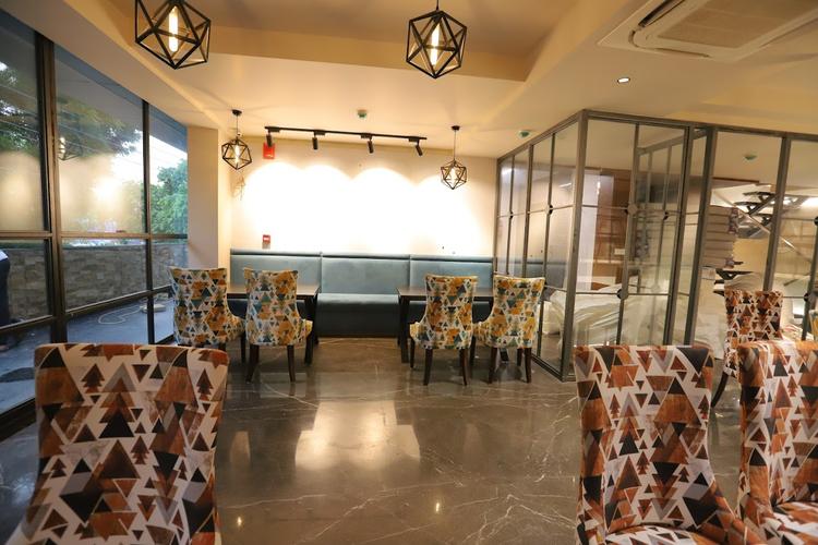IP Royal Hotel gallery image