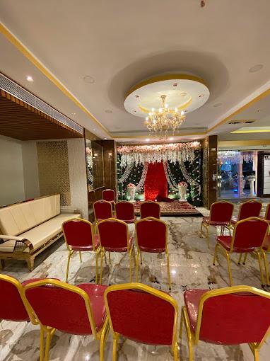 United Palace Gold - View 3