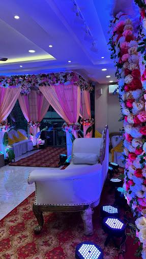 Roy Banquet gallery image