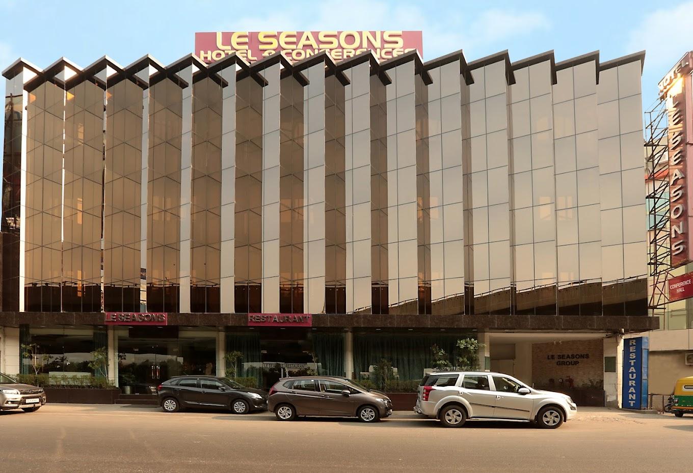 Hotel Le Seasons - Main view