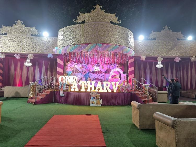 Green Garden Party Lawn gallery image