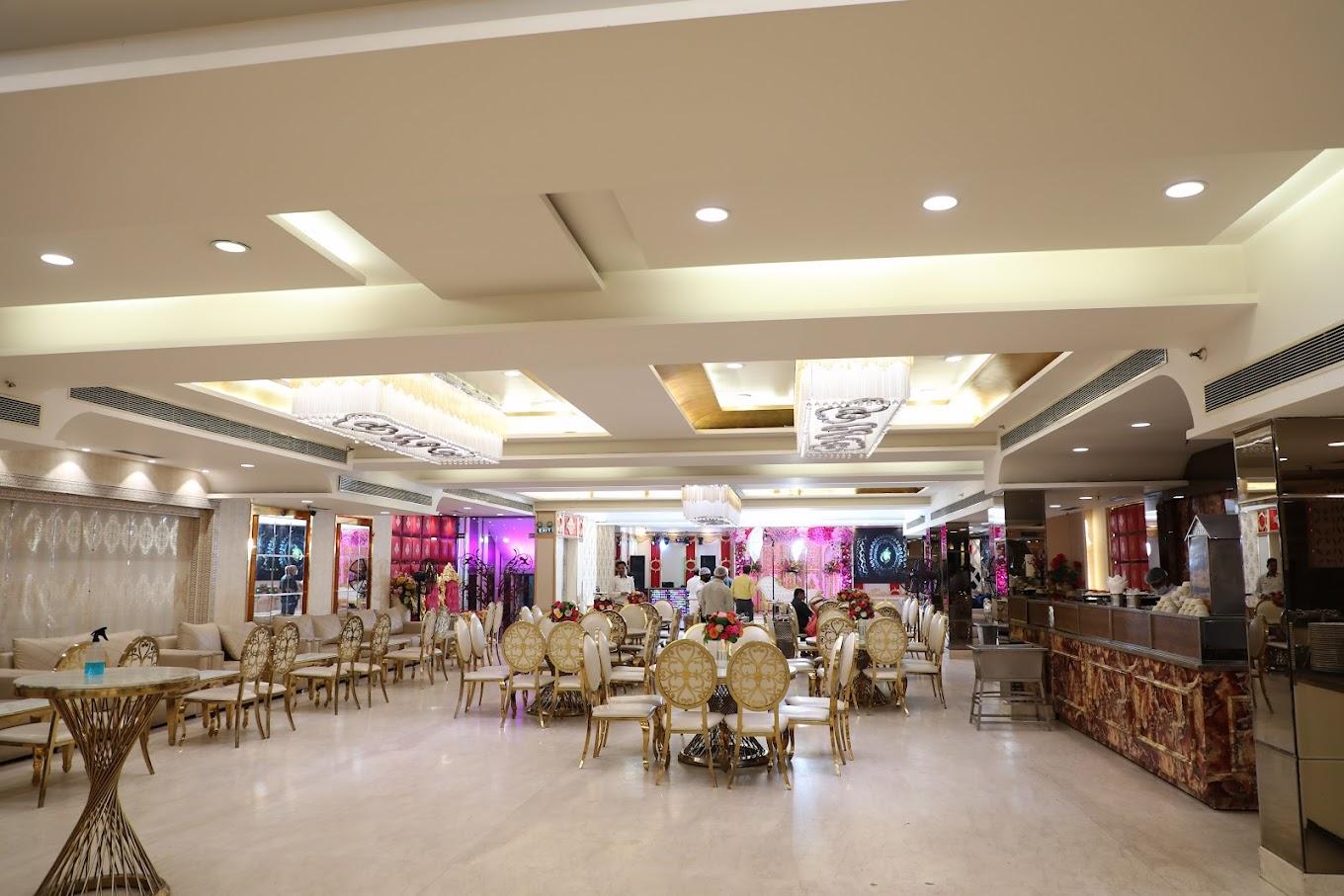 Chandelier by Sandoz Banquet - View 2
