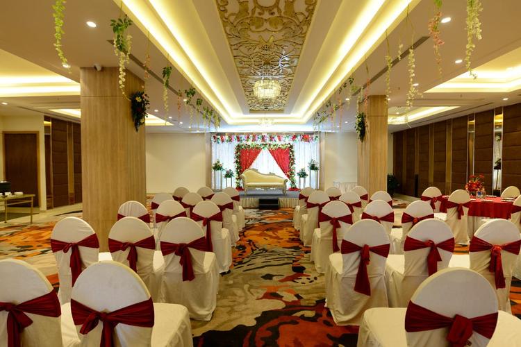 Deep Clarks in lucknow gallery image