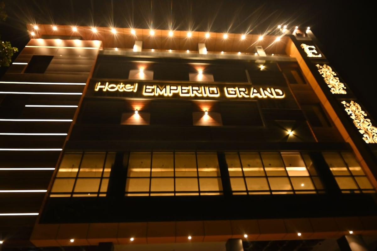 Hotel Emperio Grand - View 2