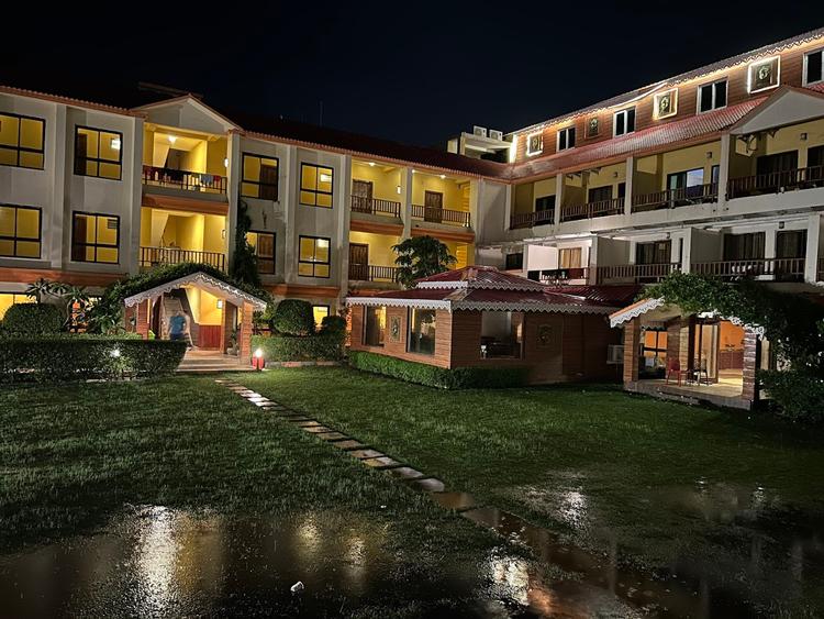 Adb Kanvas Mandarmani gallery image