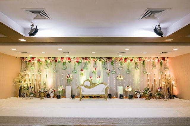 De Grandeur Hotel and Banquets gallery image