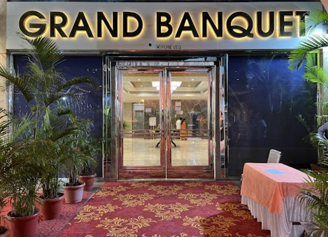 Grand Banquet - Main view