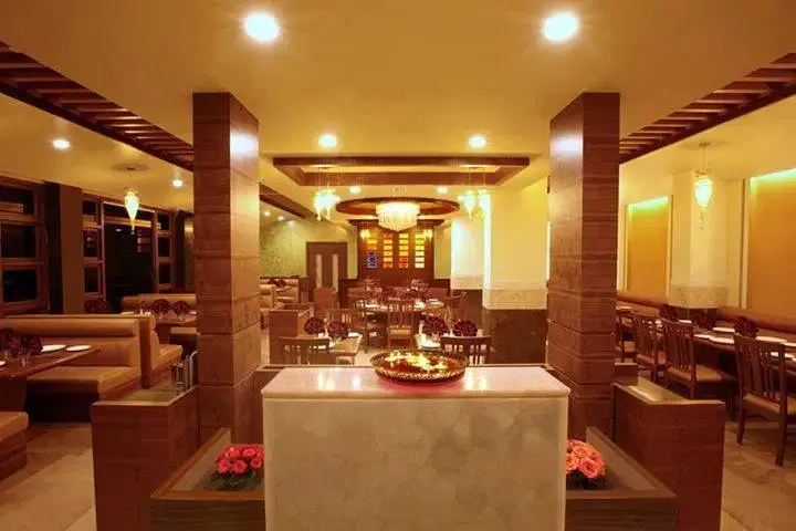 Club Emerald - View 4