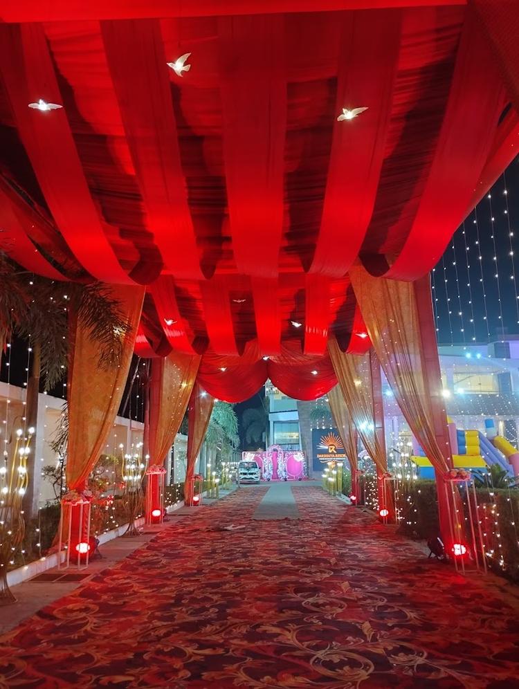 Darshniya Resort gallery image