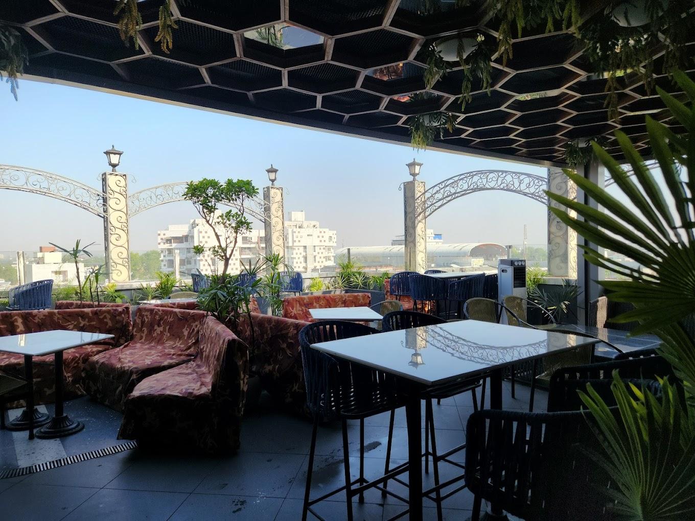 DNG THE GRAND HOTEL - View 2