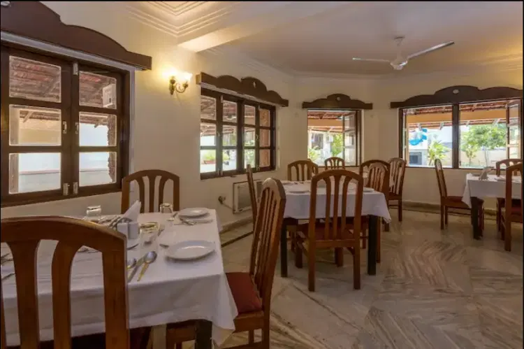 Rendezvous Beach Resort gallery image