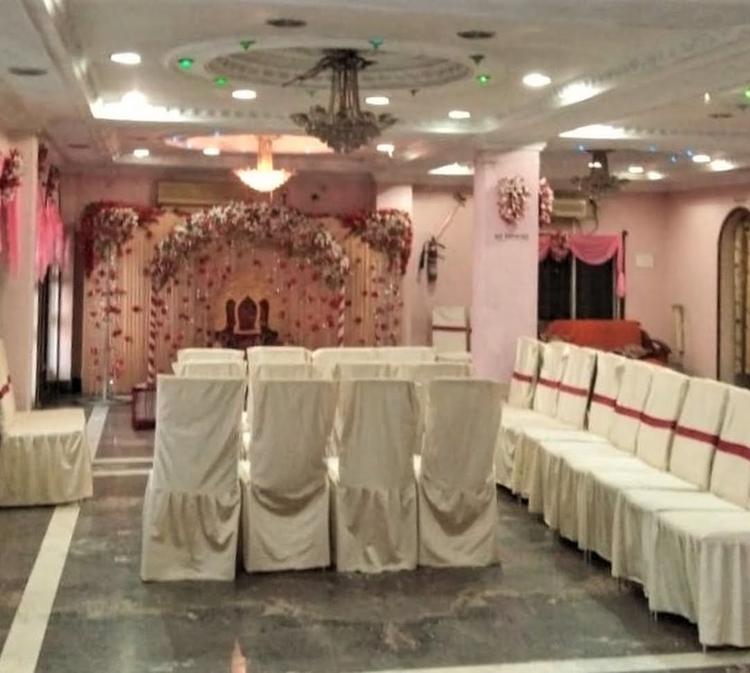 Ronit Plaza gallery image