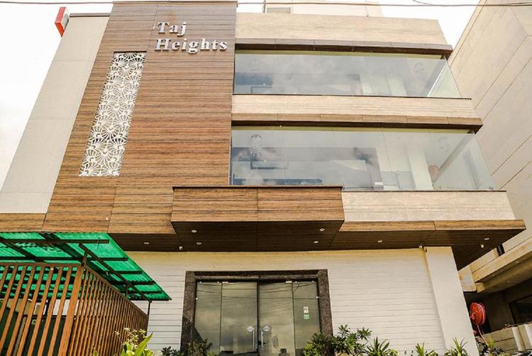 Hotel Taj Heights gallery image