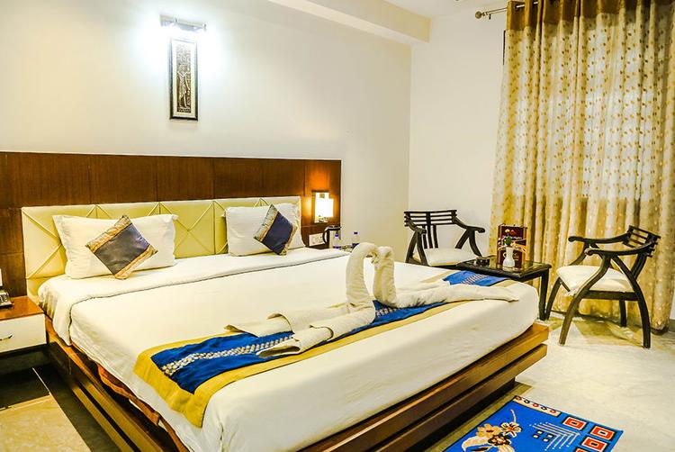 Hotel Taj Heights gallery image