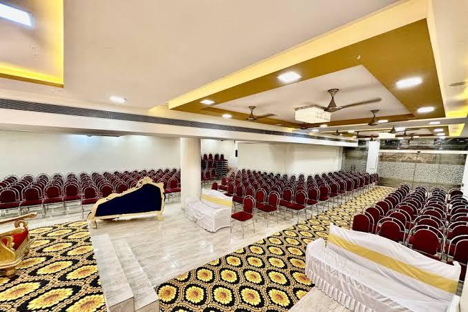 Royal Regalia Banquets gallery image