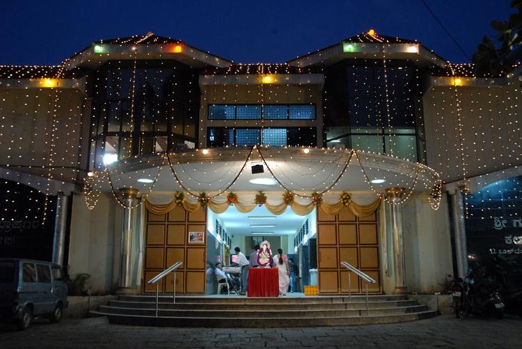 Sri Gurunarasimha Kalyana Mantapa gallery image